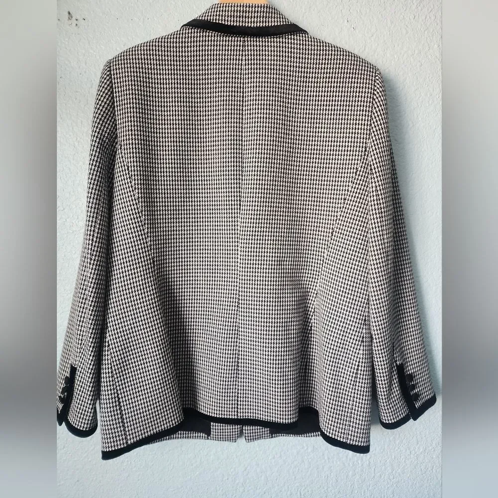 Preston & York chic houndstooth